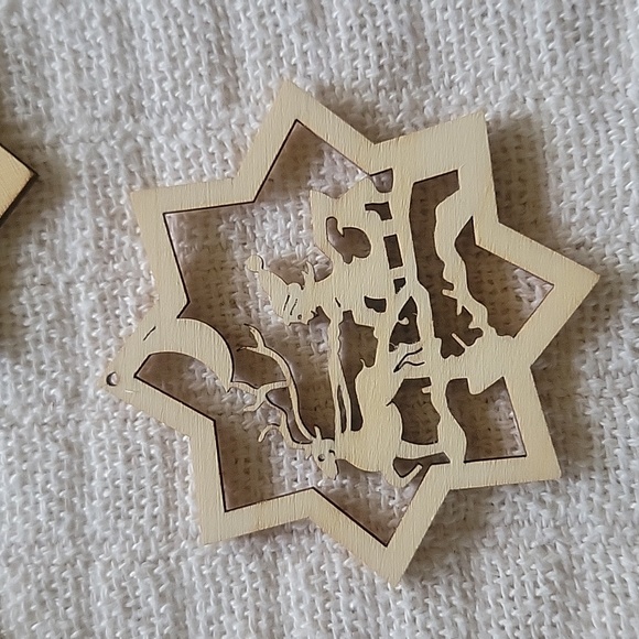 Laser cut wood Christmas ornaments - Picture 11 of 11